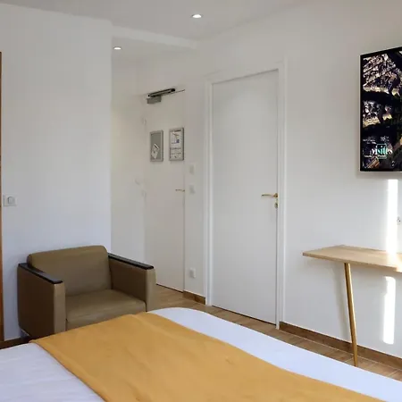 Les Rebelles Hotel Paris