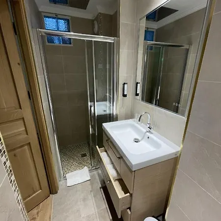 Hotel Les Rebelles Paris